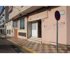 ¡Inversión Comercial en Xeraco: Local Comercial de Oportunidad!