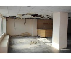 ¡Inversión Comercial en Xeraco: Local Comercial de Oportunidad!