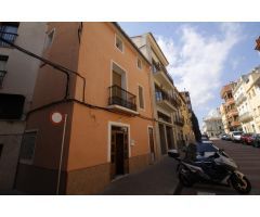 Casa en venta junto al Ayuntamiento.