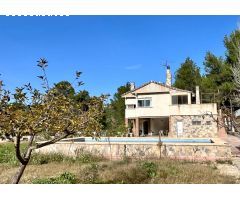 Encantador chalet ubicado en la Urbanización Baradello