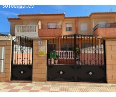 CHALET ADOSADO-DUPLEX CON GRAN PATIO,  BARBACOA E INSTALACIONES COMUNES