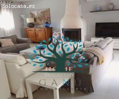 ESPECTACULAR CHALET EN ISLA PLANA