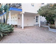CHALET ÚNICO EN EL PUERTO DEPORTIVO