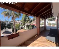 Chalet independiente en Urbanización Atabal