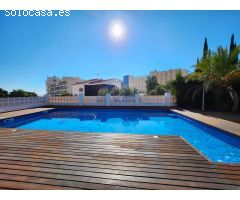 Se vende espectacular chalet en Aguadulce Sur