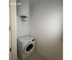 Se alquila lujoso piso de 2 dormitorios en el centro de Almería.