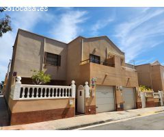 Se vende Chalet Adosado en Costacabana (Almería)