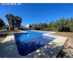 EXCEPCIONAL CHALET MODERNO DE 500M² CON PARCELA DE 1.500M² EN ALICANTE