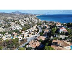 PRECIOSA VILLA INDEPENDIENTE EN  PUEBLO ACANTILADO EL CAMPELLO