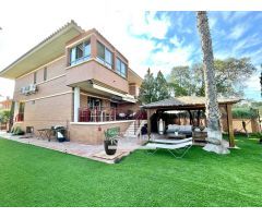 FABULOSO CHALET PAREADO EN LA ALMAJADA DE MUCHAMIEL