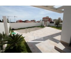 VILLA A ESTRENAR EN PLAYA MUCHAVISTA
