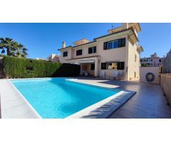 MAGNIFICO CHALET PAREADO CON PISCINA Y JARDIN EN LA EXCLUSIVA ZONA DE PUIG DE ROS (MALLORCA)