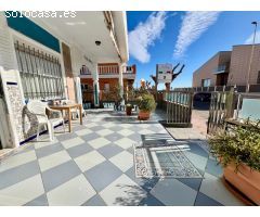 Chalet adosado en segunda línea de la playa de La Mata (Torrevieja)