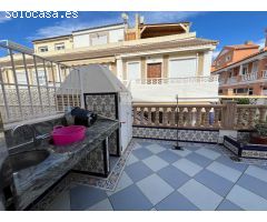 Chalet adosado en segunda línea de la playa de La Mata (Torrevieja)