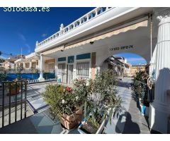 Chalet adosado en segunda línea de la playa de La Mata (Torrevieja)