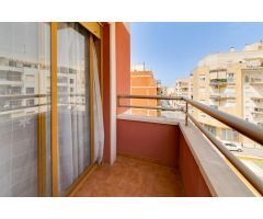 APARTAMENTO DE TRES DORMITORIOS EN EL CENTRO DE TORREVIEJA