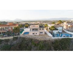 Gran Villa con encanto, vistas únicas y un gran potencial