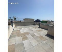 ADOSADO CON PISCINA COMUNITARIA Y SOLÁRIUM CON VISTAS DESPEJADAS