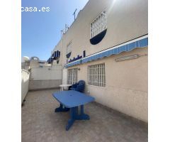 ADOSADO CON PISCINA COMUNITARIA Y SOLÁRIUM CON VISTAS DESPEJADAS