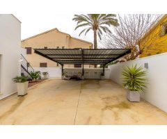 Punta Prima. Espectacular Villa Independiente cerca de mar con piscina privada, 4 dormitorios