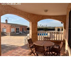 Villa independiente de 3 dormitorios en Dolores, ALICANTE.