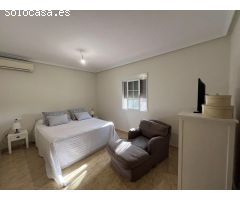 Villa independiente de 3 dormitorios en Dolores, ALICANTE.