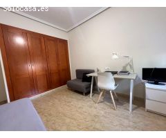 Villa independiente de 3 dormitorios en Dolores, ALICANTE.