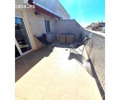 ÁTICO CON ORIENTACIÓN SUR  CON GARAJE Y TRASTERO EN TORREVIEJA