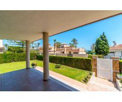 Chalet cerca del mar, en una de las mejores zonas exclusivas de Torrevieja, La Veleta.