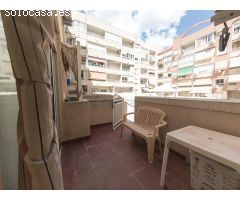 Apartamento con terraza y acceso a piscina, a pasos de la playa – Torrevieja
