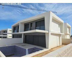 Villa con piscina en Gran Alacant, a tan solo 15 minutos de la ciudad de Alicante