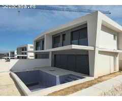 Villa con piscina en Gran Alacant, a tan solo 15 minutos de la ciudad de Alicante