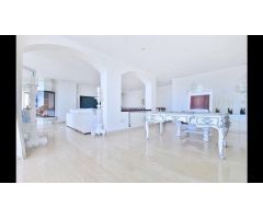 Apartamento de lujo con vistas frontales al mar