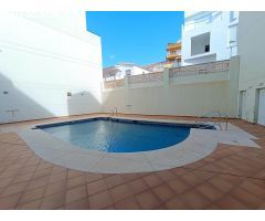 PISO CON TERRAZA Y PATIO.