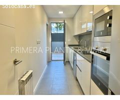 Con terraza ,parking y piscina !!