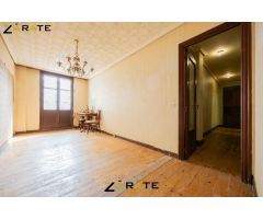 SE VENDE PISO A REFORMAR EN AMETZOLA