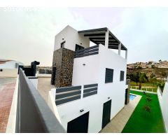 VILLA EN CAMPO DE GOLF