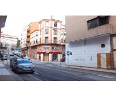 Alquler Local comercial 110 m2, 5 m. altura, INSONORIZADO, en esquina, zona Plaza de Toros