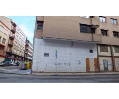 Alquler Local comercial 110 m2, 5 m. altura, INSONORIZADO, en esquina, zona Plaza de Toros