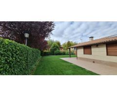 Chalet en Fuentetoba con licencia de Casa Rural  **** en pleno funcionamiento