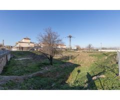 ¡Inversión Ideal: Solar de 2840 m² para 44 Viviendas!