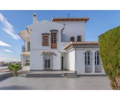 Encantadora Casa Independiente en La Zubia
