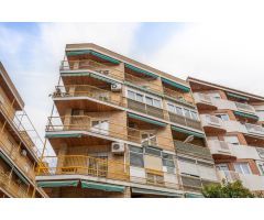 Precioso piso de 173 m2 con de 5 habitaciones, 2 salones, terraza, garaje, junto a Plaza de Gracia