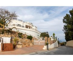 VILLA EN MONTE DE LOS ALMENDROS
