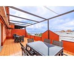 Precioso ático con gran terraza en Calahonda.