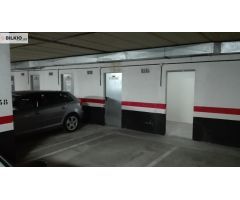 Garaje con trastero en Venta