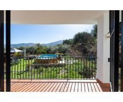 Chalet con gran terreno en Orgiva