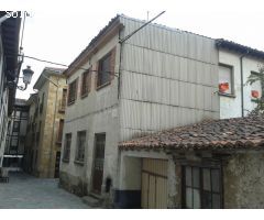 CASA JUNTO A LA PLAZA MAYOR DE CERVERA DEL PISUERGA. SIN COMISON PARA EL COMPRADOR.