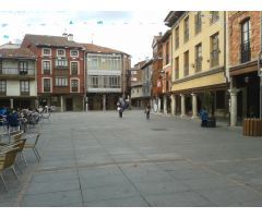 CASA JUNTO A LA PLAZA MAYOR DE CERVERA DEL PISUERGA. SIN COMISON PARA EL COMPRADOR.