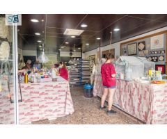 Local de 181m2 (realmente son dos locales de 97m2 y 84m2) junto a la avenida principal de Cenes de l